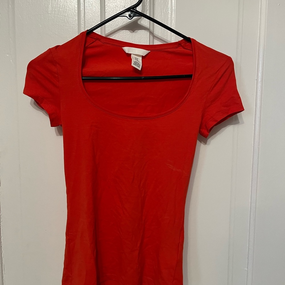 h& m reddish u neck shirt size xs